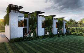 Новый комплекс вилл с бассейнами и террасами на крыше рядом с пляжем, Чангу, Бали, Индонезия за От $352 000
