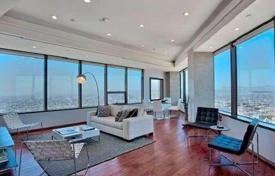 Современные апартаменты с панорамным видом на город в кондоминиуме, Лос-Анджелес, США за 1 559 000 €