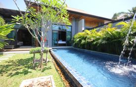Вилла с бассейном и парковкой в охраняемой резиденции, Пхукет, Таиланд за 890 € в неделю