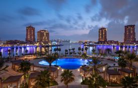 Комплекс меблированных таунхаусов на берегу моря с отелем и бассейнами, Доха, Катар за От $1 517 000