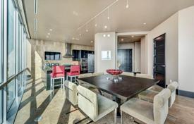 Двухуровневые апартаменты с террасой, балконом и панорамным видом, в резиденции с бассейном, Форт-Уэрт, Техас, США за 2 319 000 €