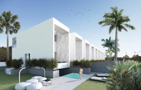 Вилла с террасой, бассейном и садом, недалеко от пляжа, Эль Альбир, Испания за 665 000 €