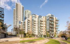 Двухкомнатные апартаменты с панорамным видом в популярной резиденции у воды, рядом со станцией метро, Лондон, Великобритания за 549 000 €