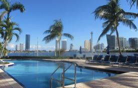 Трехспальная квартира с прекрасным видом на город и океан в Авентуре, Флорида, США за 732 000 €
