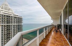 Меблированный пентхаус с видом на океан и город в резиденции на первой линии от пляжа, Майами-Бич, Флорида, США за 1 396 000 €