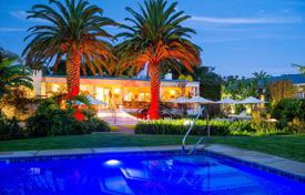 Красивая вилла с бассейном, садом и зонами отдыха рядом с полями для гольфа, Кейптаун, ЮАР за $1 669 000
