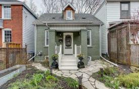 Дом в городе в Олд Торонто, Торонто, Онтарио,  Канада за C$1 328 000