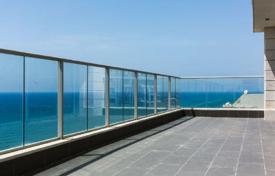 Двухэтажная квартира с террасой и видом на море в Нетании, Израиль за 2 969 000 €