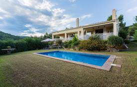 Двухэтажная вилла с бассейном и гаражом, Мон-рас, Коста-Брава, Испания за 990 000 €