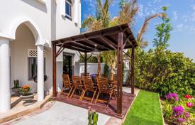 Вилла с собственным пляжем, садом и парковкой, Пальма Джумейра, Дубай, ОАЭ за 7 800 € в неделю
